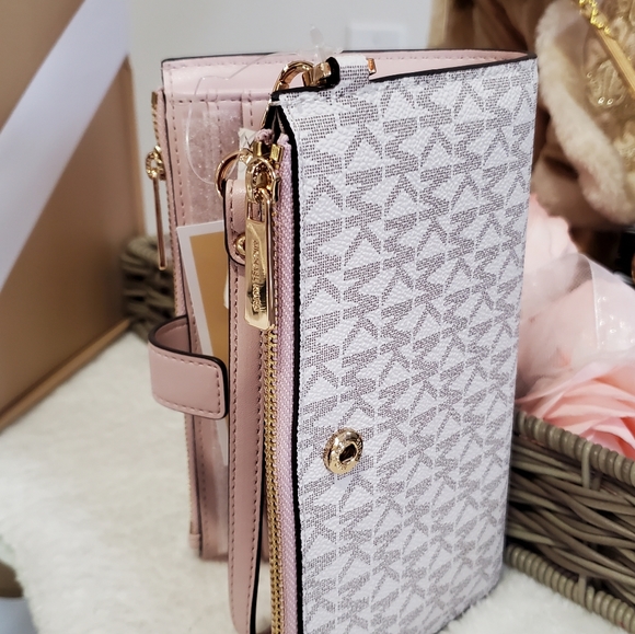 New 🎀 Michael Kors LG Chain Backploack Vanilla pink & Double Zip Wallet - Picture 13 of 14